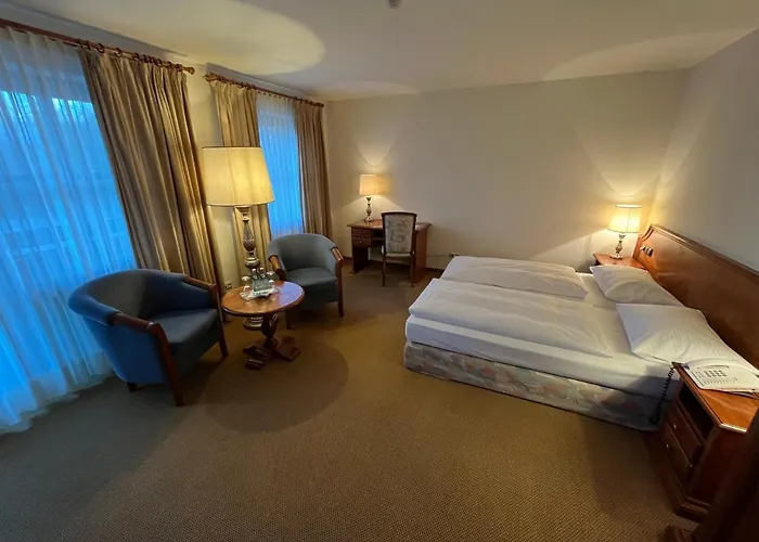 Отель Appartment-hotel-hoelzl 3*