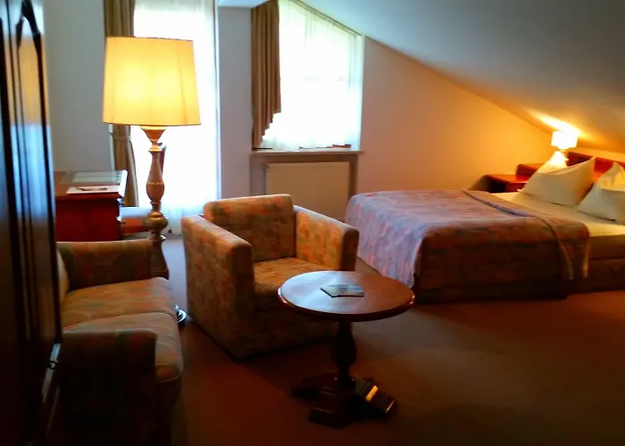 Отель Appartment-hotel-hoelzl 3*
