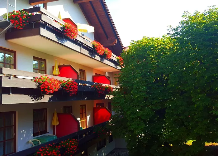 Отель Appartment-hotel-hoelzl 3*