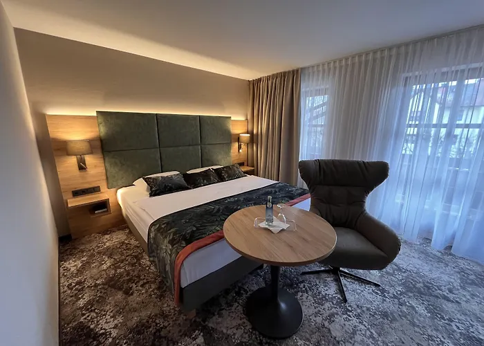 Appartment-hotel-hoelzl Отель Грюнвальд