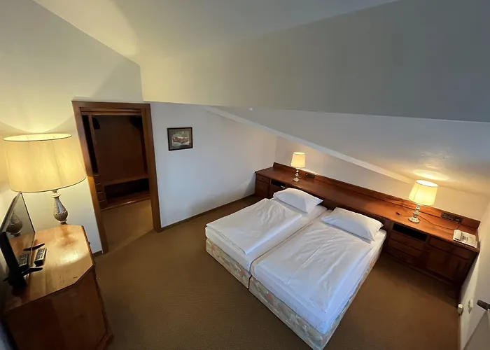 Отель Appartment-hotel-hoelzl Грюнвальд