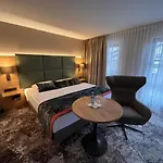Appartment-hotel-hoelzl غرنوالد