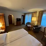 Appartment-hotel-hoelzl غرنوالد