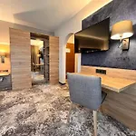 فندق Appartment-hotel-hoelzl غرنوالد
