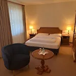 Appartment-hotel-hoelzl فندق غرنوالد