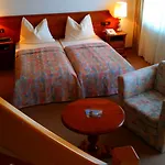 فندق Appartment-hotel-hoelzl 3*