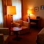 Appartment-hotel-hoelzl 3* غرنوالد