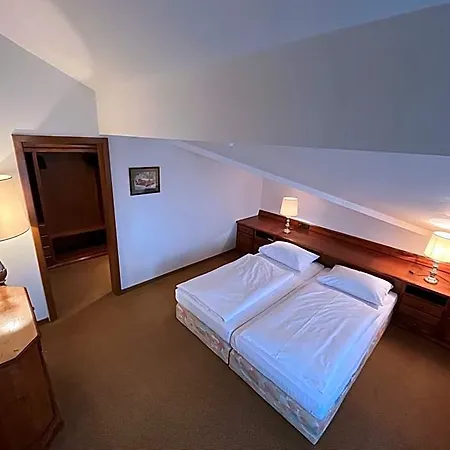 Appartment-hotel-hoelzl 3*