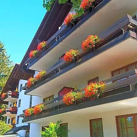 Appartment-Hotel-Hoelzl 3* Grünwald