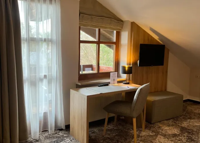 Appartment-hotel-hoelzl מלון
