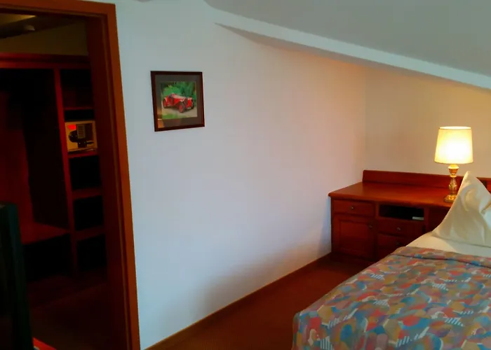 מלון Appartment-hotel-hoelzl 3*