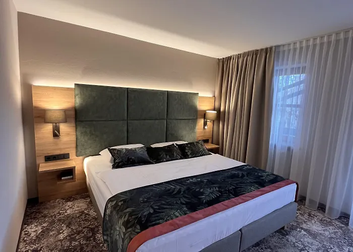 Appartment-hotel-hoelzl מלון